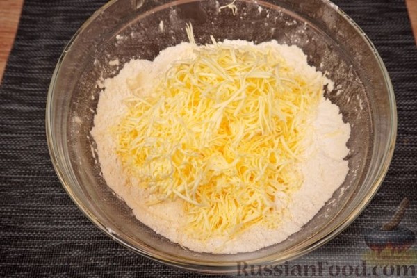 Пирог с творогом и абрикосами