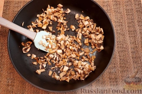 Картофельные мини-пиццы с шампиньонами и морковью