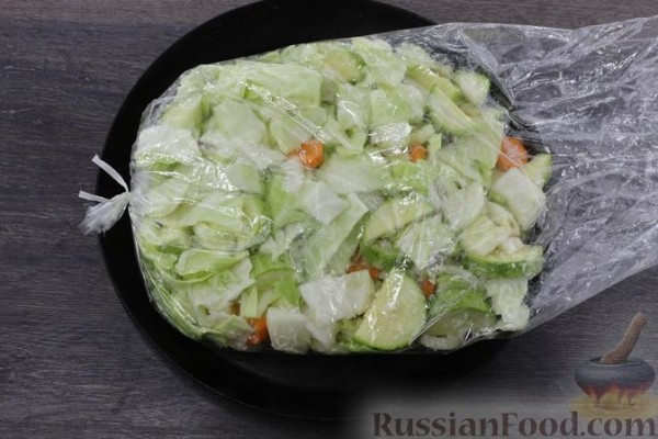 Запечённая курица с рисом и овощами (в рукаве)