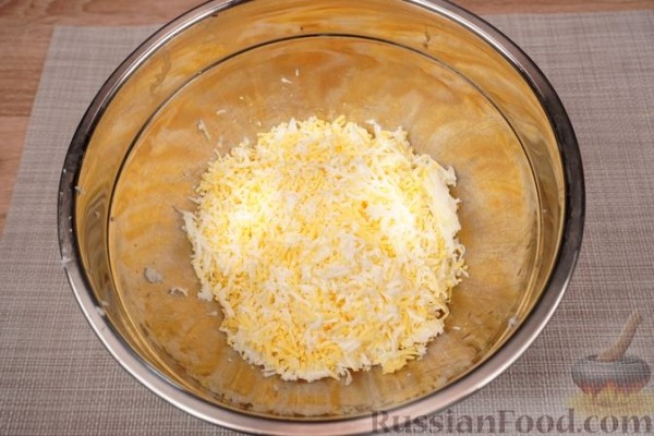 Яичная помазанка с беконом и зелёным луком