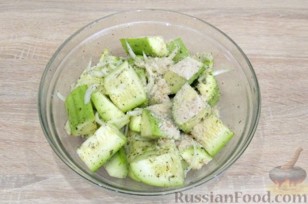 Курица с кабачками в духовке