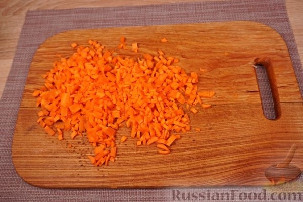 Голубцы из виноградных листьев с кукурузной крупой, грибами и овощами