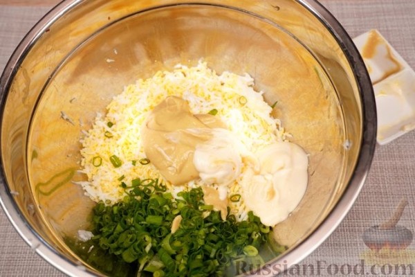 Яичная помазанка с беконом и зелёным луком