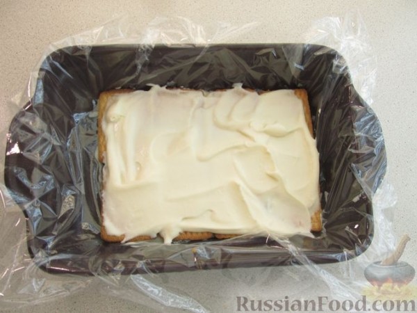 Клубничный торт из печенья (без выпечки)