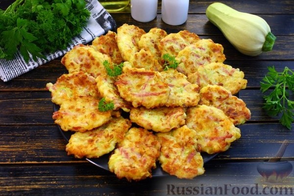 Оладьи из кабачков с сыром и колбасой