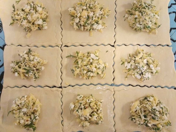 Слойки с сыром и творогом
