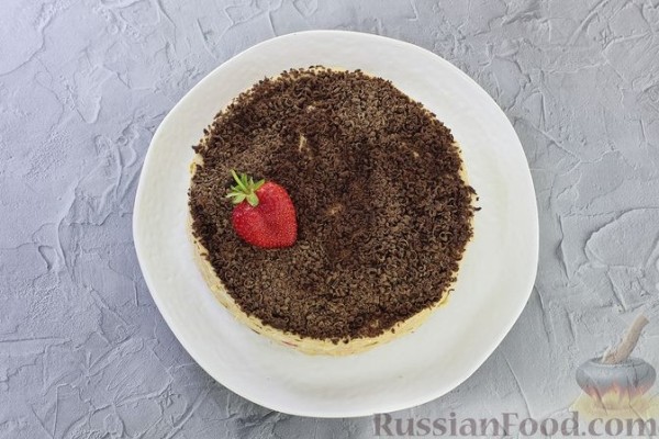 Торт из лаваша с клубникой и кремом из сметаны и сгущёнки (без выпечки)