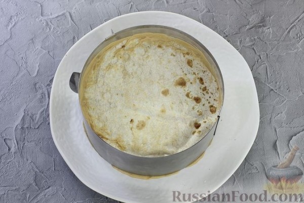 Торт из лаваша с клубникой и кремом из сметаны и сгущёнки (без выпечки)