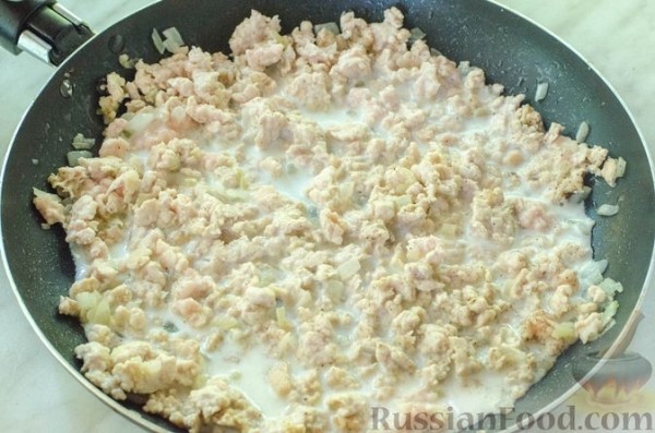 Рулет из кабачков с куриным фаршем и сыром