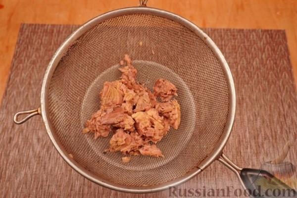 Тортильи с тунцом, огурцом и сыром