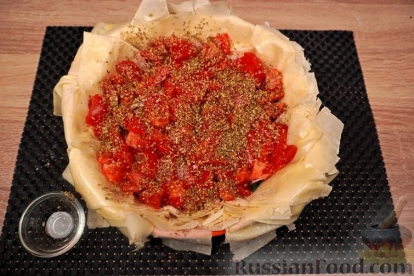Пита "Кассери" (сырный пирог с беконом и помидорами)