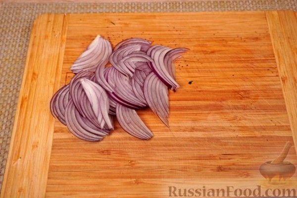 Салат "Молдавский" с помидорами, огурцами и перцем
