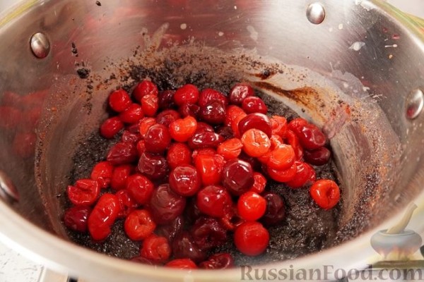 Ретеш (штрудель по-венгерски) с вишней и маком