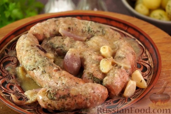 Домашние колбаски (купаты) в пиве, с шалотом и чесноком