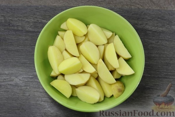 Запечённый молодой картофель в кунжуте, со сметанным соусом