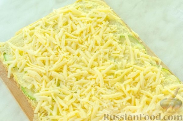 Рулет из кабачков с куриным фаршем и сыром
