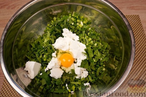 Самса с сыром и зеленью