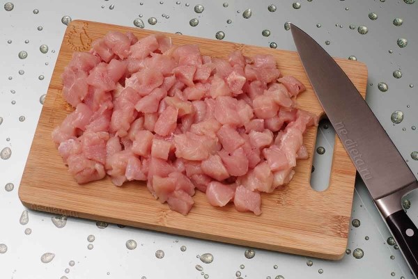 Пирог с курицей из слоеного теста
