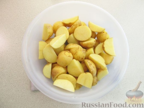 Куриное филе с молодым картофелем и сыром