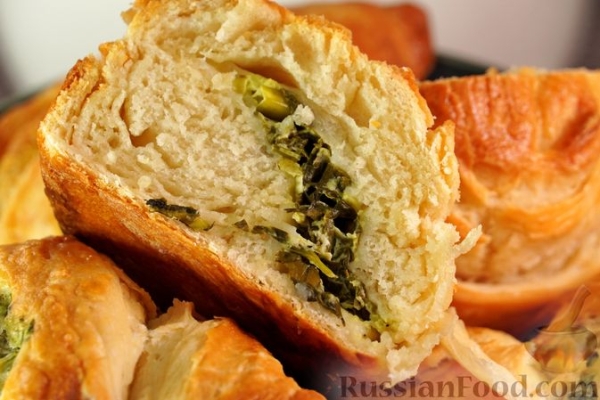 Самса с сыром и зеленью