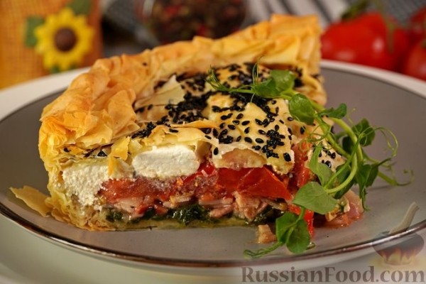 Пита "Кассери" (сырный пирог с беконом и помидорами)