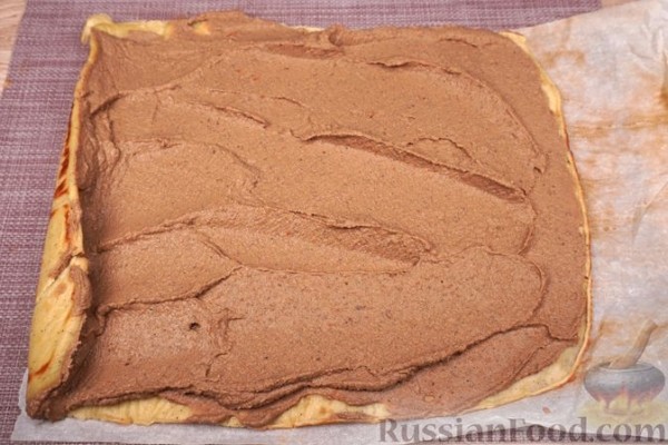 Рулет из блинного теста, с паштетом (в духовке)