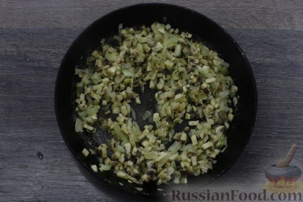 Крученики из свинины с грибами в сметанном соусе