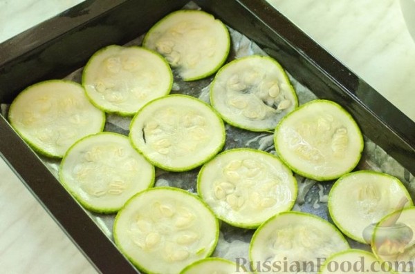 Рулет из кабачков с куриным фаршем и сыром