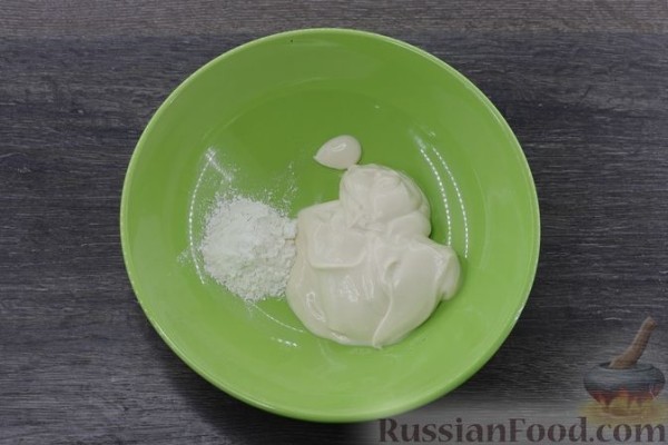 Крученики из свинины с грибами в сметанном соусе