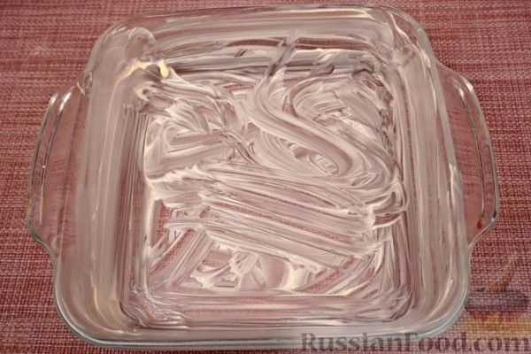 Кабачки с помидорами, запечённые в сметане