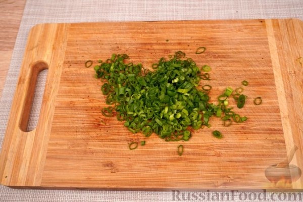 Яичная помазанка с беконом и зелёным луком