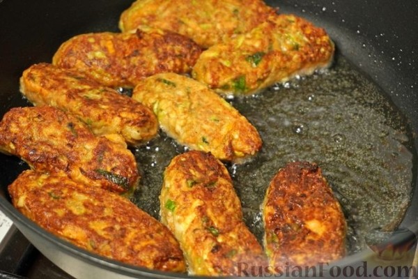 Овощные палочки из кабачков, с овсяной мукой и сыром
