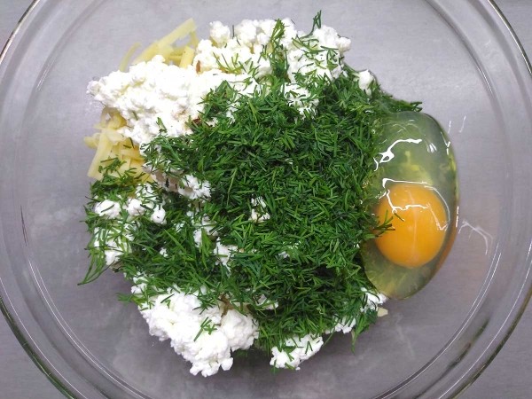 Слойки с сыром и творогом