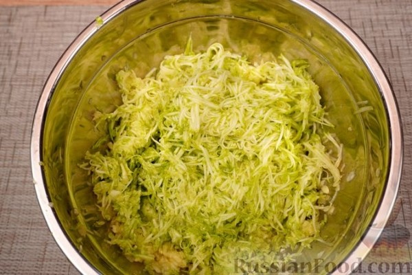 Кабачковые маффины с сыром