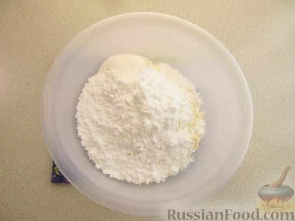 Клубничный торт из печенья (без выпечки)