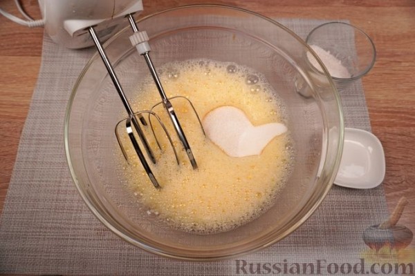 Лимонный равани с белковым кремом