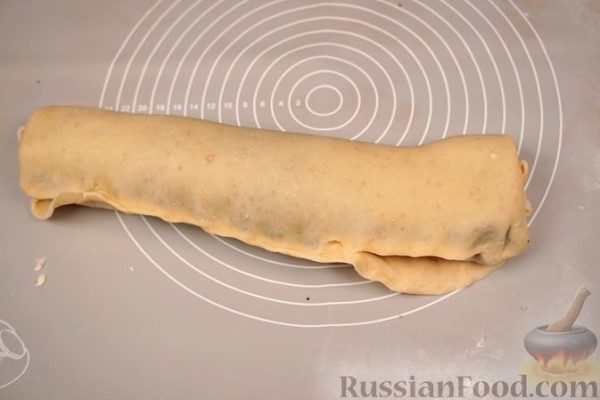 Маковый рулет с орехами