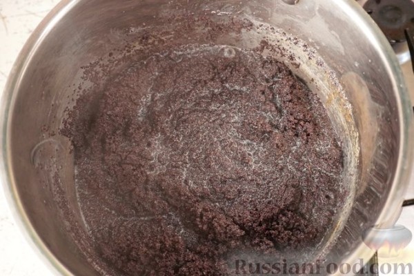 Маковый рулет с орехами