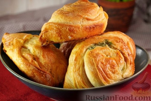 Самса с сыром и зеленью
