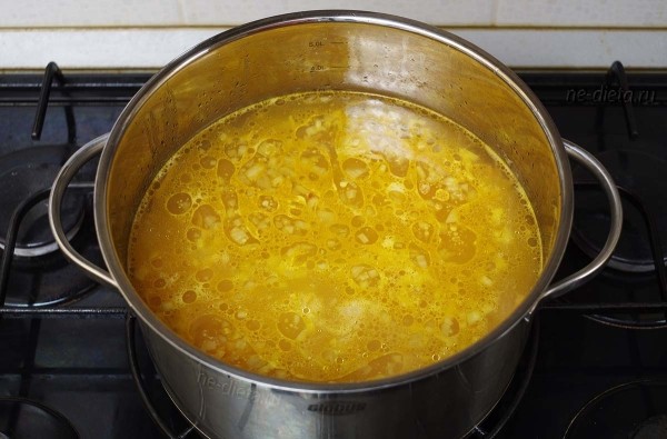Куриный суп с вермишелью