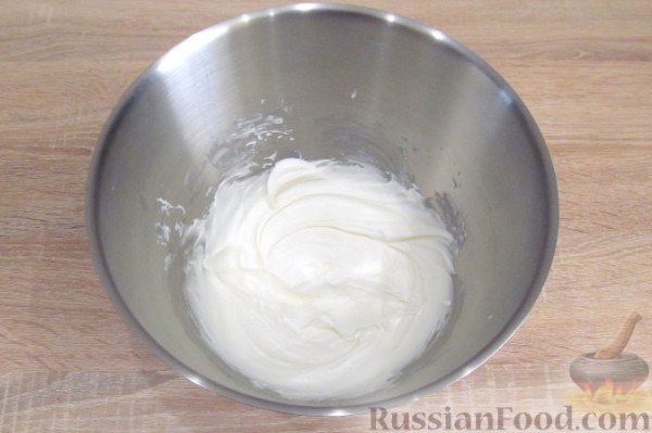 Бисквитный рулет с клубникой