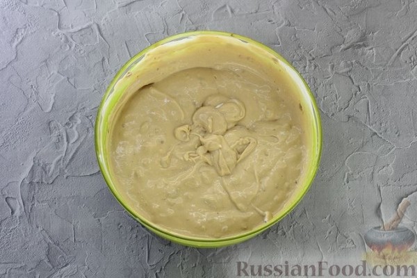 Торт из лаваша с клубникой и кремом из сметаны и сгущёнки (без выпечки)