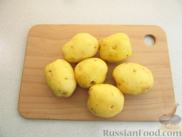 Молодой картофель, запечённый со шпинатом и сыром
