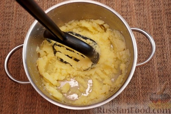 Картофельные мини-пиццы с шампиньонами и морковью