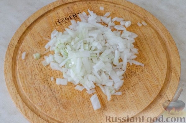 Щи с копченой колбасой и сосисками