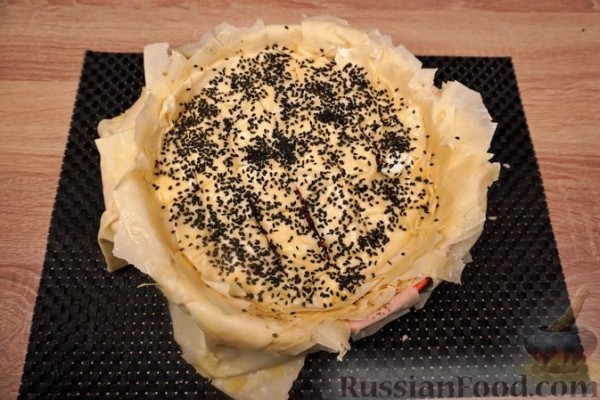 Пита "Кассери" (сырный пирог с беконом и помидорами)