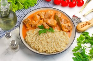 Гуляш из свинины как в советской столовой