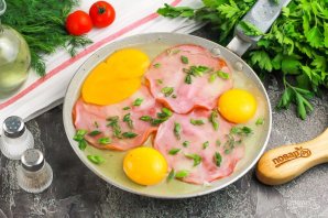 Яичница с ветчиной