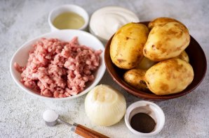 Картошка с фаршем в горшочках