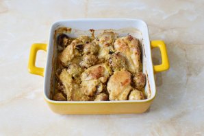 Курица в духовке с шампиньонами